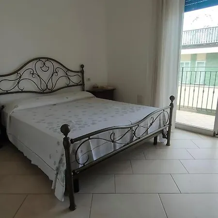 Marina Centro Attico Due 5 Posti Letto, Con Aria Cond E Ascensore